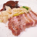 料理メニュー写真 【イチオシ】子牛のタンステーキ＆赤ワイン煮込み