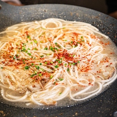 【4】食べ方　〆は、リゾットor当店一推しの油カスにゅうめん