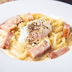 温泉たまごのカルボナーラ