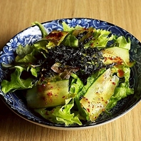 アラカルト料理や新鮮野菜も豊富◆充実のラインナップ！
