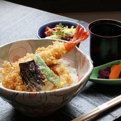 甘辛のたれがクセになる【天丼】！