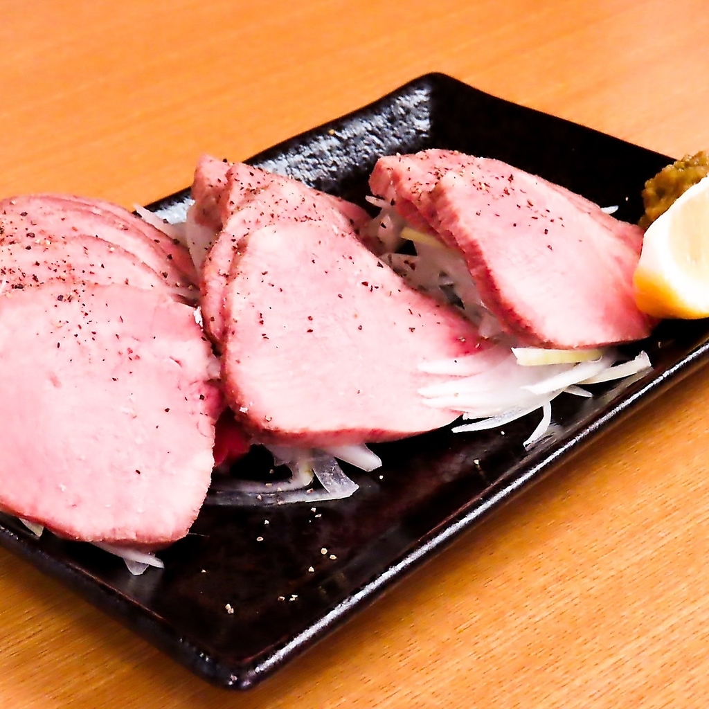 牛タン刺しもおすすめです！牛タン焼きもございます。