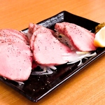 牛タン刺しもおすすめです！牛タン焼きもございます。