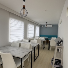 海を一望出来るカウンター席です！