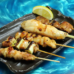 焼き鳥盛り合せあります 5本