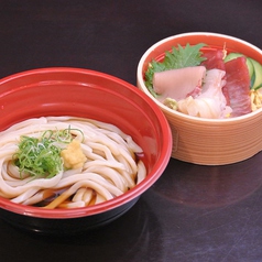 ぶっかけうどんとミニ海鮮丼