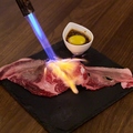 料理メニュー写真&nbsp;牛の炙り握り 1貫