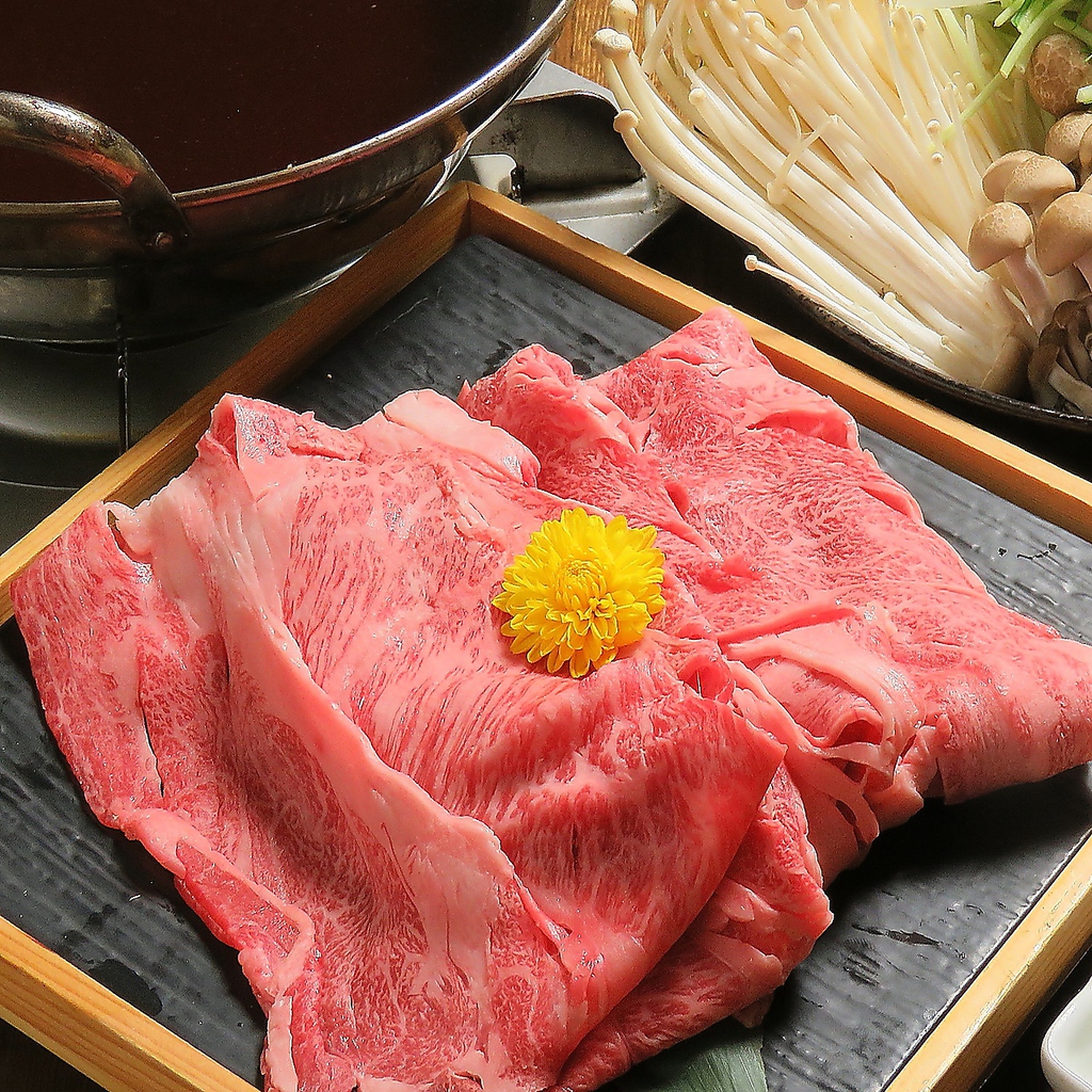厳選した和牛を使用したすき焼きは絶品！！