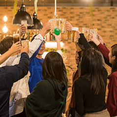 結婚式の二次会や、勉強会・講義などにご利用いただけるKIITホール！貸し切りパーティーの際には、飾り付け／照明／音響などご自由に設定いただけます◎スタンディング100名、座席ありの場合60名の収容目安となっております。