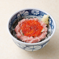 いくらねぎとろ丼