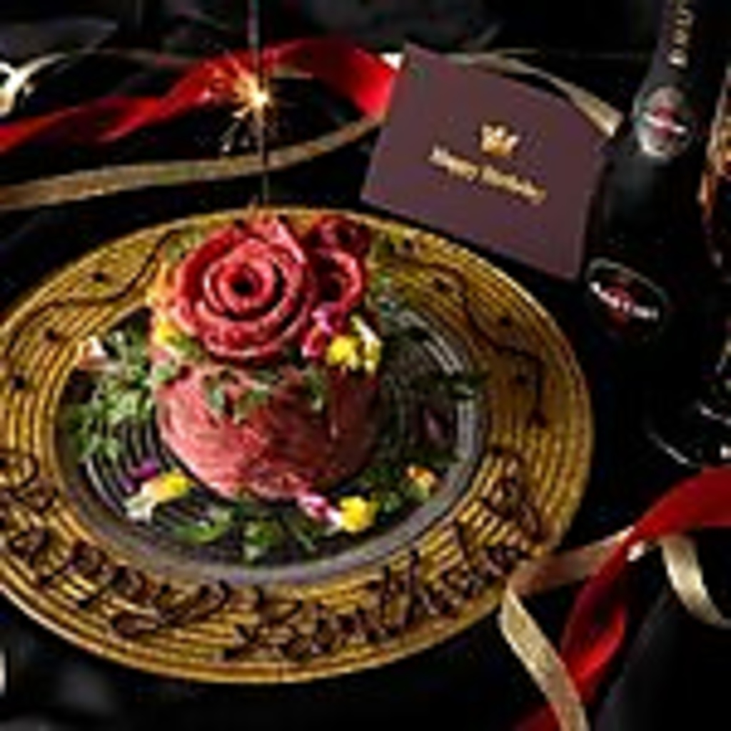 『アニバーサリーコースメッセージ付肉ケーキ』乾杯スパークリング付☆サプライズにも最適なプラン♪
