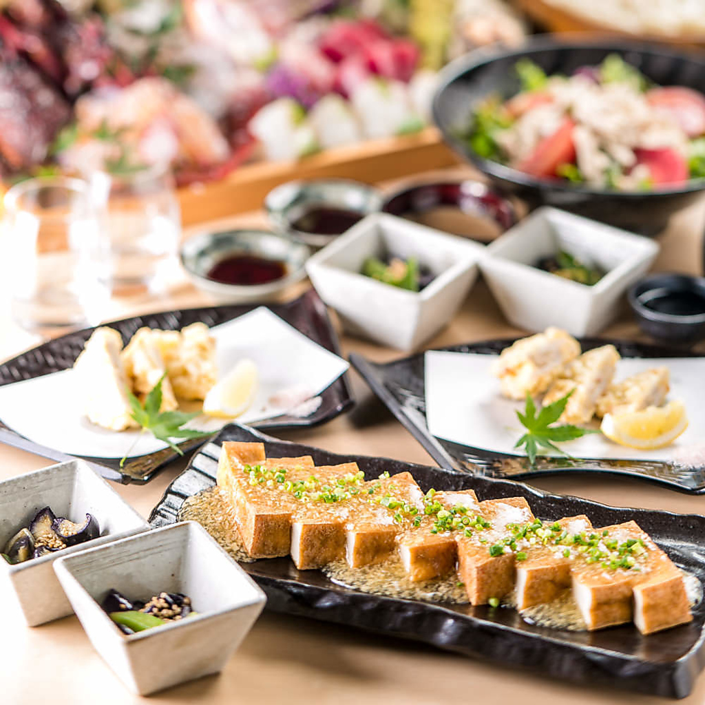 【小倉駅徒歩3分】個室で楽しむ焼き鳥と旬の海鮮。飲み放題付きコースは4000円～