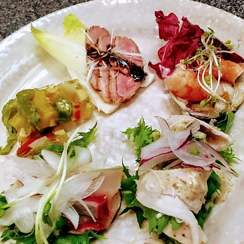 平野駅から徒歩15分。料理人歴50年以上のマスターが作る絶品洋食料理。