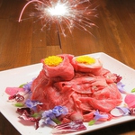 御祝いには肉ケーキ！！
