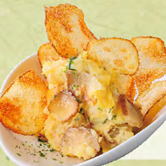 【サラダ】牛たんスモークスライス入り いぶりがっこポテトサラダ