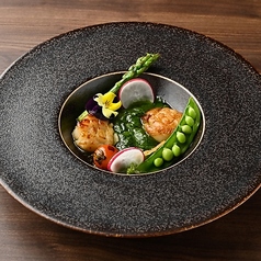 炙りホタテと彩り野菜のバジル仕立て