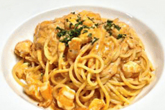甲殻類のトマトクリームパスタ