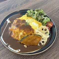 オムカレー(スープ付き)