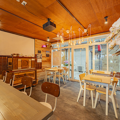 ダイニングバー 月と夕焼けの雰囲気1