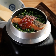 鮭といくらの土鍋ご飯