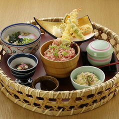 ミニネギトロ丼かご盛膳