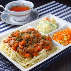 【やみつきになる美味しさ！こだわりが詰まった特製ミートソース！】自家製ミートソーススパゲッティセットの写真