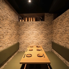 全席個室 肉寿司×焼き鳥×ステーキ 3時間食べ飲み放題　肉衛門 NIKU-EMON 梅田駅前店の特集写真