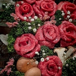 肉ケーキ（税込11,000円）お誕生日や記念日に黒家特製”肉ケーキ”で感動のひとときを。