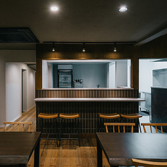 カウンター席(最大4名)収容可