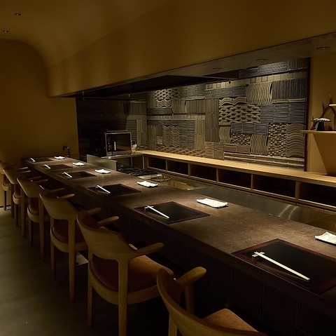 【贅沢な厳選食材を鉄板焼で】接待や記念日など特別な日のディナーに。