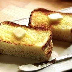 とうふ食パンのバタートースト