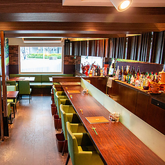 【デートや記念日にも最適】 スタイリッシュで心地よい雰囲気のカウンター席で、タイの美味しさを満喫しませんか☆落ち着きのある雰囲気はデートにもぴったりです♪