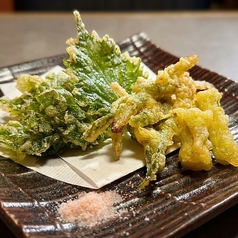 素材の味を活かした天ぷらの数々の写真