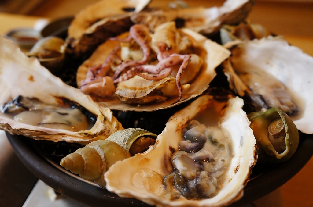 牡蠣焼きなど海の幸も存分に楽しめる♪