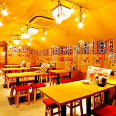 【活気溢れる店内で貸切宴会】水炊き・焼き鳥等の鶏料理を存分に楽しめる居酒屋です！お酒も1杯329円の生ビールから日本酒、焼酎等、各種取り扱っております！