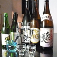 店主が目利きして仕入れる日本酒はお客様に飽きが来ないように、随時新しい日本酒を仕入れております。