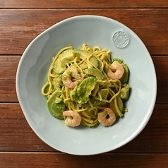 海老とアボカドのジェノバ風