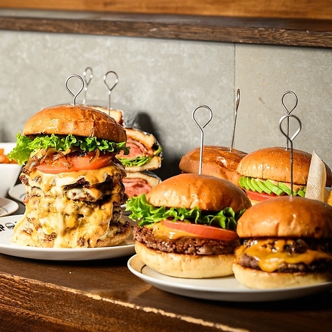 ジャンキーな料理でポップなアメリカンスタイルを楽しめる♪