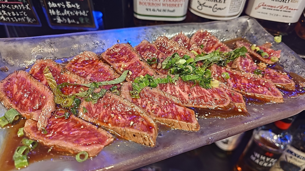 当店のフードメニューは個性的なメニューを多く取り揃えております！何を食べても面白い！