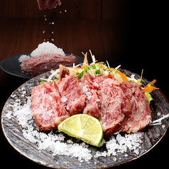 黒毛和牛の塩タタキ