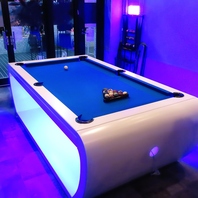 遊びもお酒も本気で楽しむ大人のアミューズメントバー