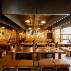 大人数での大規模な一体感を大切にしたい宴会には、店舗の貸切が可能です。周りを気にせず、美味しい七輪焼と豊富なドリンクで仲間だけでわいわい盛り上がれるプライベートな空間を提供いたします。同窓会や歓送迎会など、大切な集まりにぜひご利用ください。