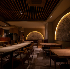 【栄・宴会】最大40名様OK！宴会に最適のくつろぎ空間。当店は数あるパターンのお席をご用意しております。送別会、歓迎会、くつろぎ空間の個室や少人数のプライベート空間もございます。雰囲気を楽しみながら各種取り揃えた酒と本格料理をお愉しみください。