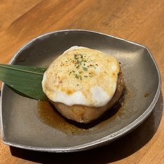 肉巻きおにぎりモッツアレラチーズ１個