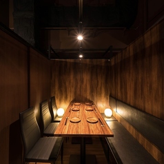 全席個室 肉寿司×焼き鳥×ステーキ 3時間食べ飲み放題　肉衛門 NIKU-EMON 梅田駅前店の特集写真