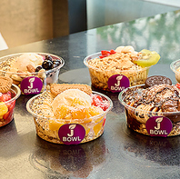 7種のベースから選ぶ濃厚ヨーグルト◇トッピングも豊富