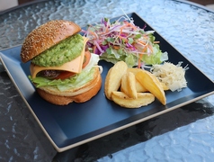 アボカドチーズバーガー