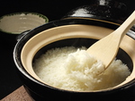 土鍋で炊くことで美味しさをぎゅっと閉じ込めた炊き立てご飯を味わう