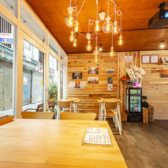 テーブル席ございます。