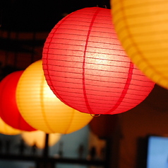 お一人様やカップルに人気のカウンター席を10席完備！お仕事帰りのサク飲みなど、気兼ねなくご利用いただけるお席です♪